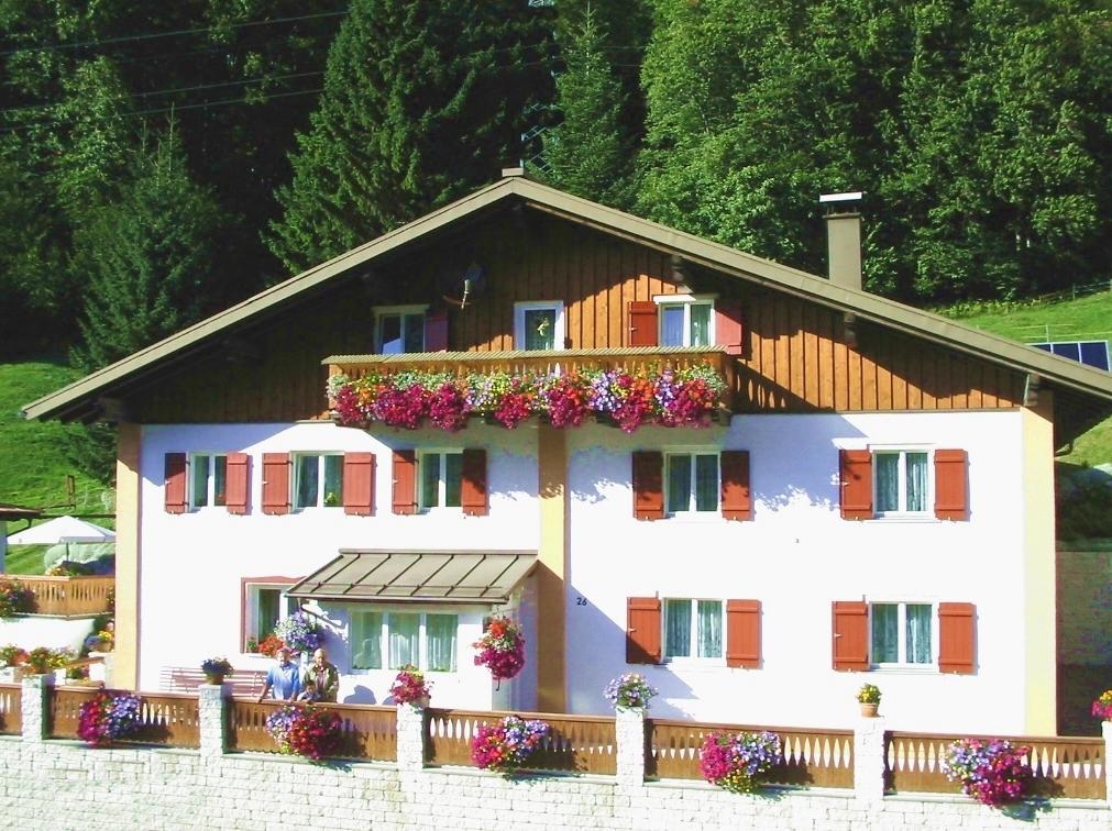 Haus Jochum Bed & Breakfast Langen am Arlberg Luaran gambar