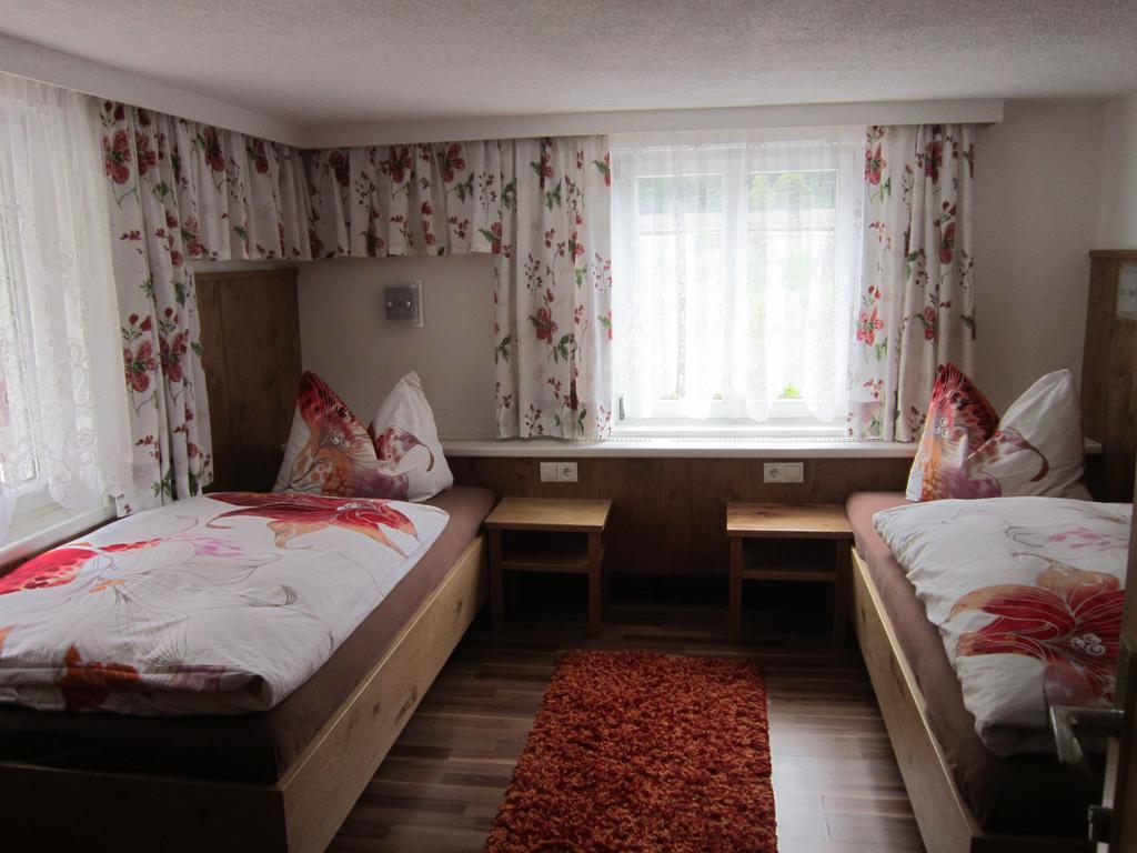 Haus Jochum Bed & Breakfast Langen am Arlberg Luaran gambar