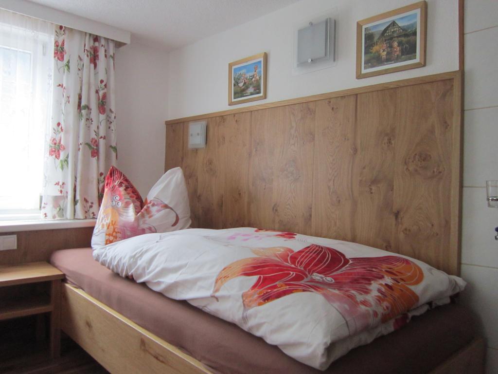 Haus Jochum Bed & Breakfast Langen am Arlberg Luaran gambar